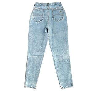 Vintage 90s Chic Ultra High Rise Mom Jeans Light Wash Tapered Leg 27 / 28